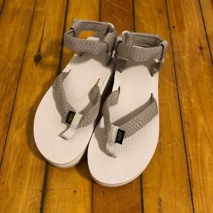 Platform Tevas